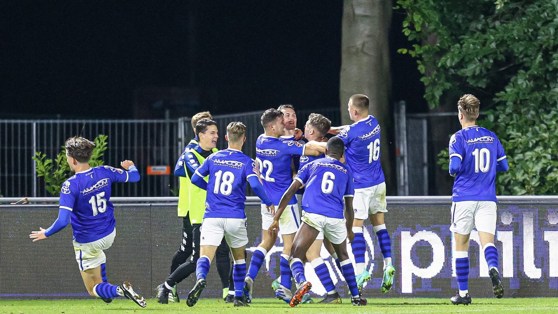 Eindhoven, 16-08-2021, PSV Campus De Herdgang, Dutch Football Keuken Kampioen Divisie, Jong PSV - FC Den Bosch,FC Den Bosch players celebrating the goal scored by FC Den Bosch player Jizz Hornkamp during the match Jong PSV - Den Bosch