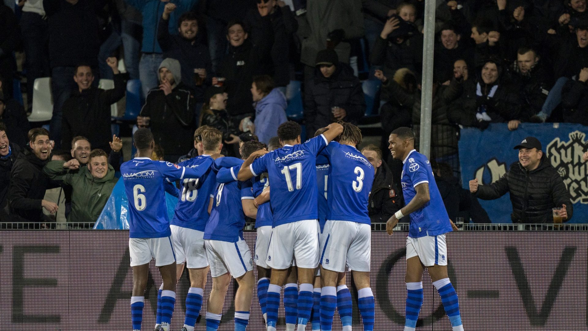 ’S-HERTOGENBOSCH, 08-04-2022 , Stadium of FC Den Bosch, stadion de Vliert , Dutch Football Keuken Kampioen Divisie season 2021 / 2022 . Celebrate goal during the match Den Bosch - Dordrecht .
