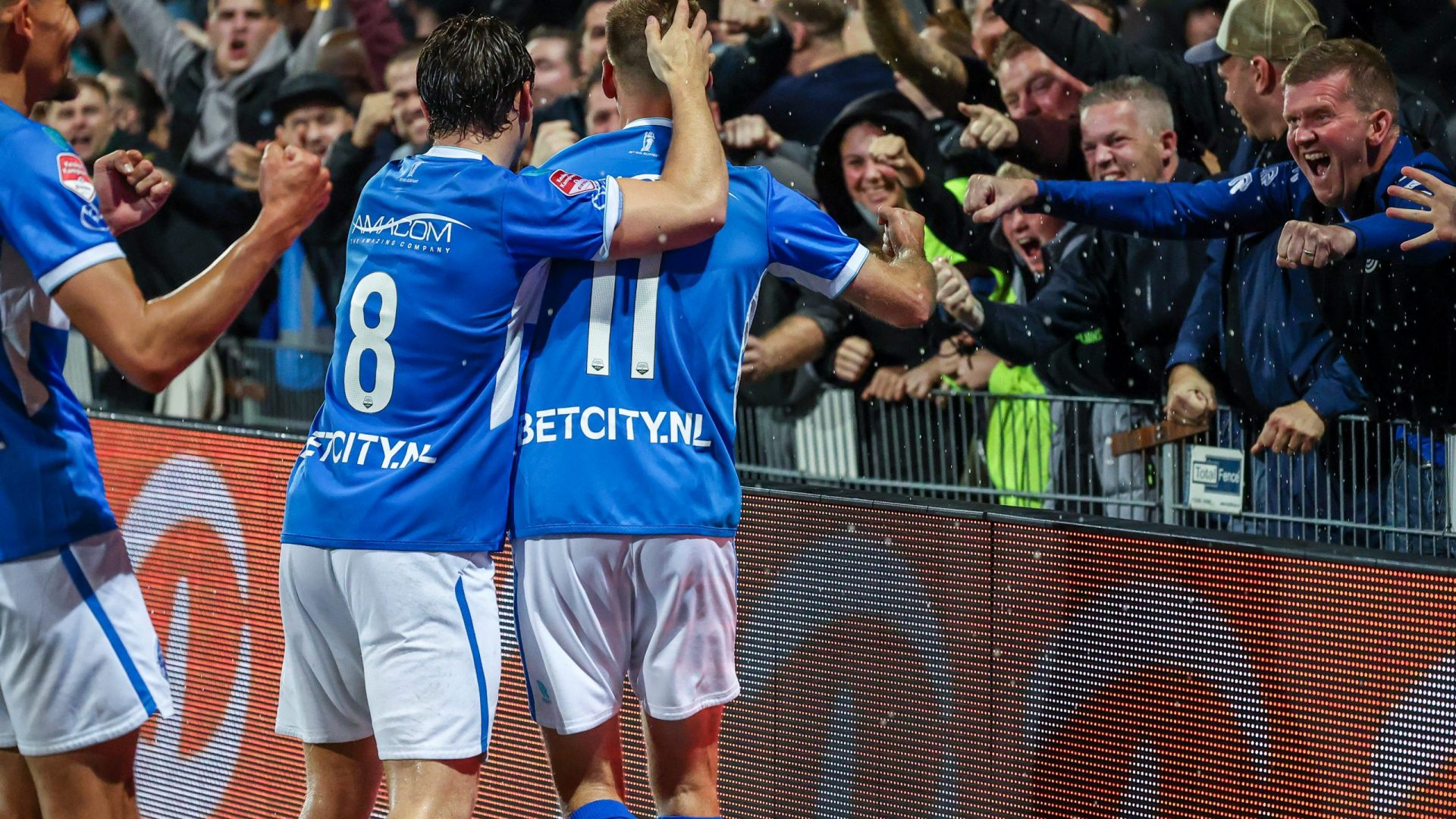 S-HERTOGENBOSCH,28-10-2022,Stadium De Vliert,Dutch Football Keuken Kampioen Divisie season 2022 / 2023, Fans celebrating the goal from FC Den Bosch player Danny Verbeek during the match Den Bosch - NAC