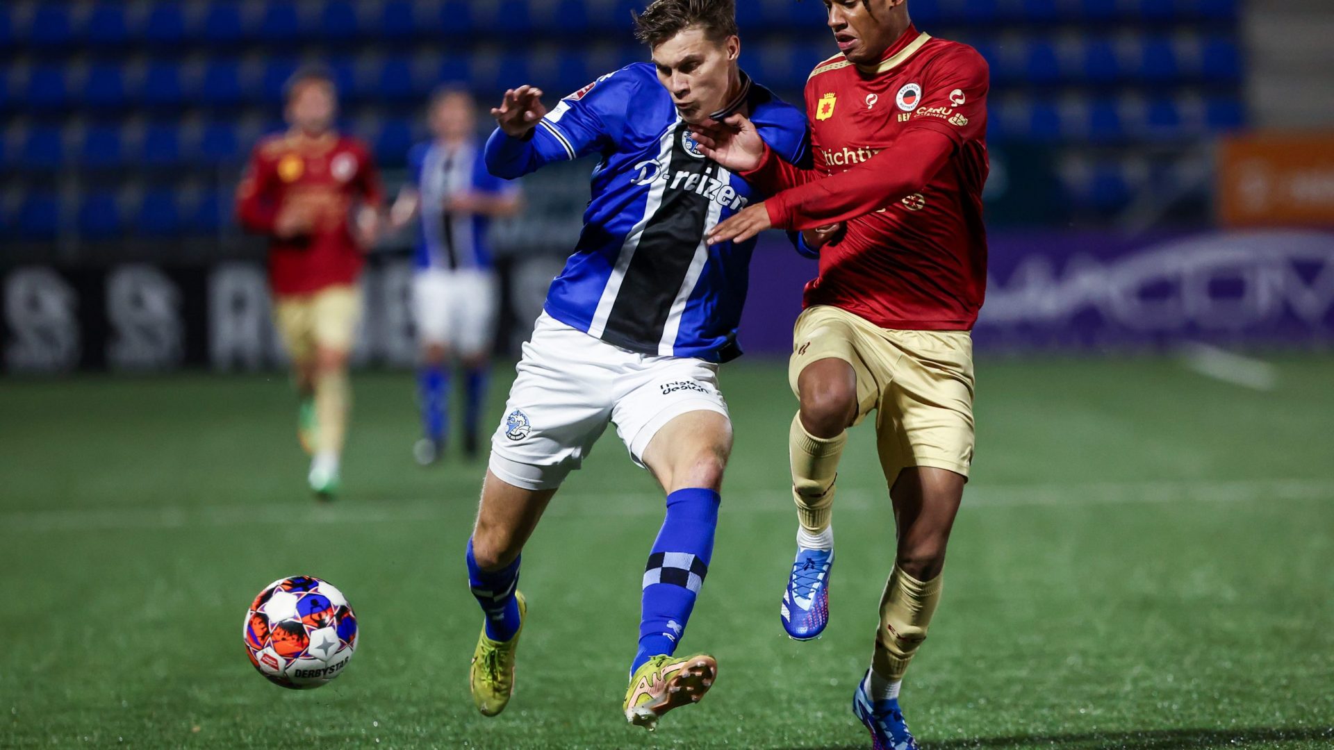 DEN BOSCH, 01-11-2023, Stadium De Vliert, season 2023 / 2024 Dutch Football TOTO KNVB beker,FC Den Bosch player Kacper Kostorz(L) during the match Den Bosch - Excelsior (cup)