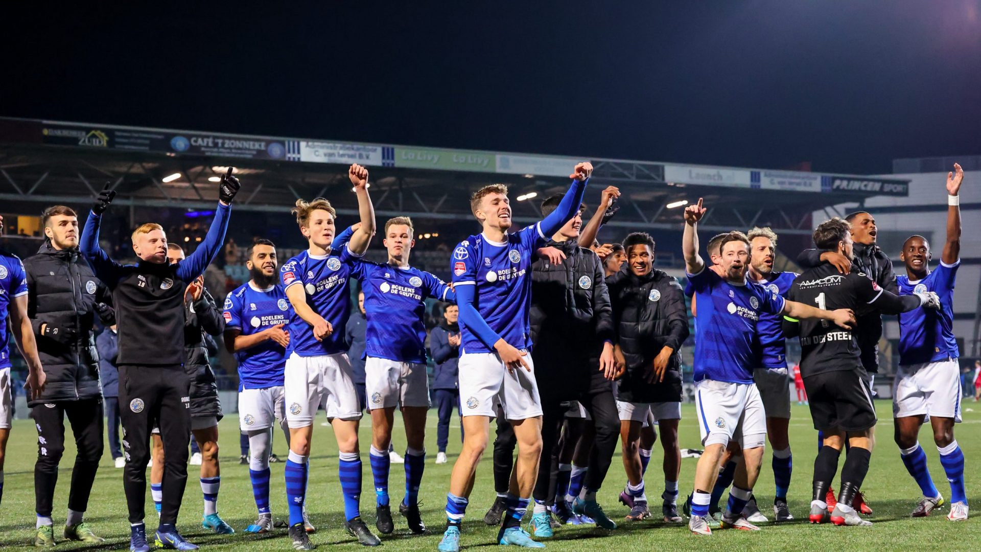 S-HERTOGENBOSCH,11-03-2022,Stadium De Vliert,Dutch Football Keuken Kampioen Divisie season 2021 / 2022,FC Den Bosch players celebrating the victory after the match Den Bosch - MVV